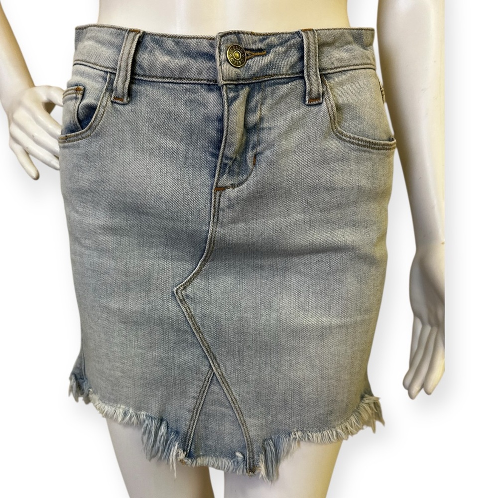 Light Wash Denim Mini Skirt - Casual Frayed Hem